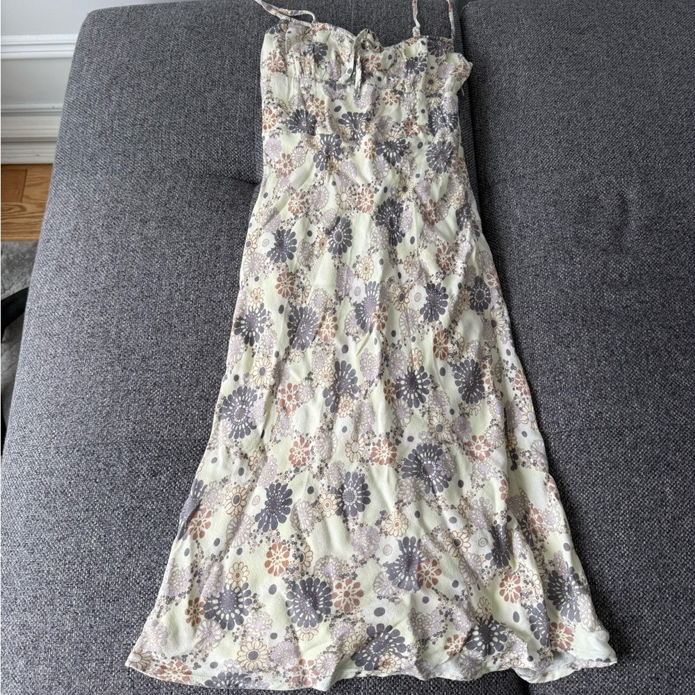Aritzia Wilfred bellow Midi Dress